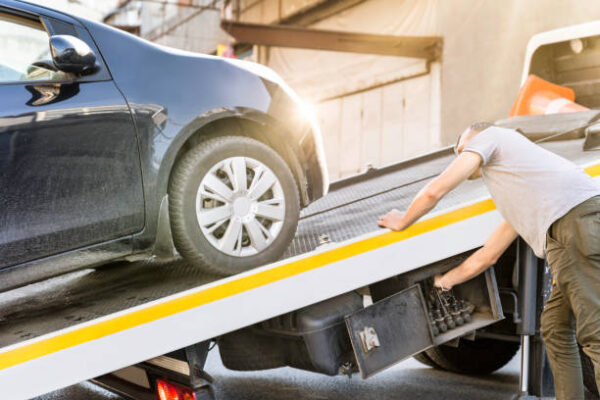 Top Reasons When You Need Emergency Towing Service